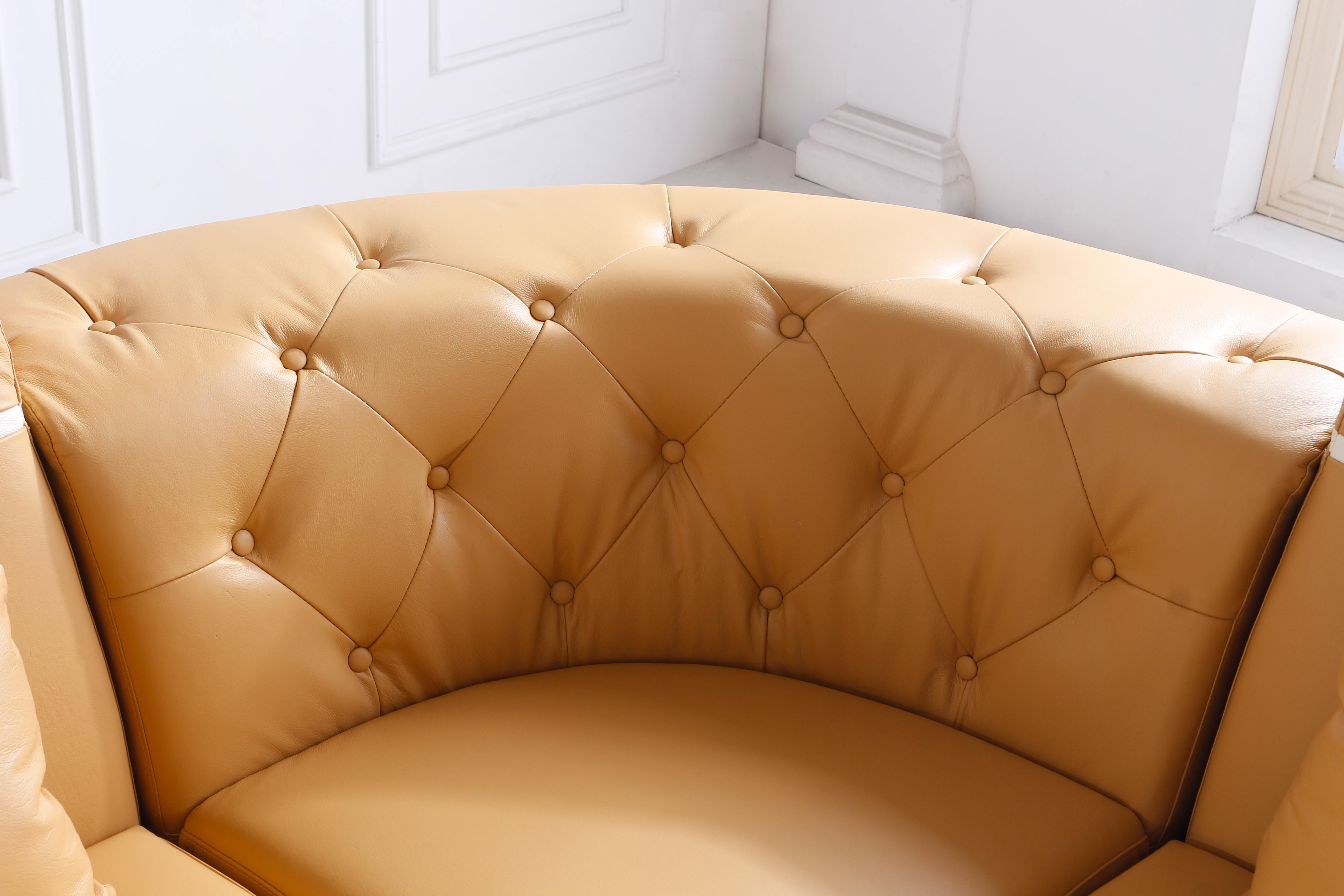 Cómodo sofá grande de salón gris marrón